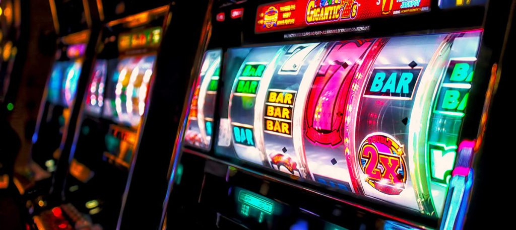 Comparing Traditional Online Slot Platforms and Direct Web Gaming